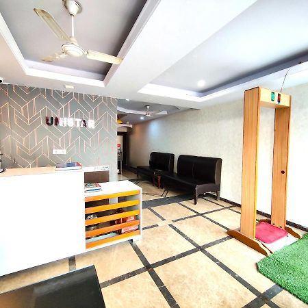 Hotel Unistar Ню Делхи Екстериор снимка
