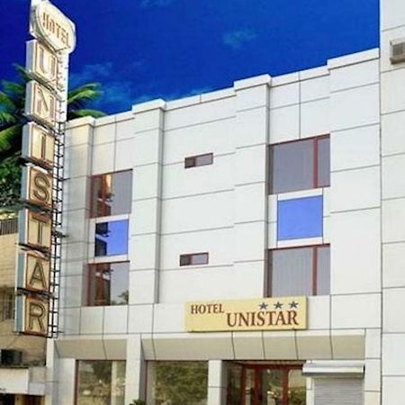 Hotel Unistar Ню Делхи Екстериор снимка