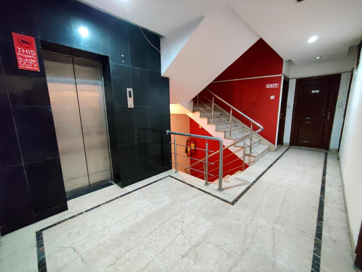 Hotel Unistar Ню Делхи Екстериор снимка