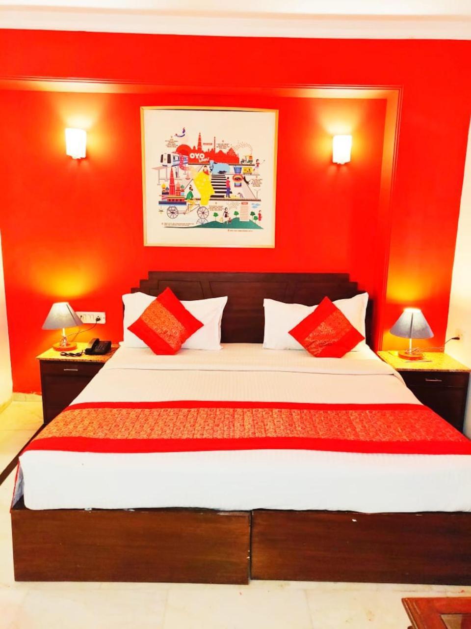 Hotel Unistar Ню Делхи Екстериор снимка