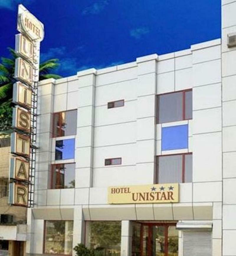 Hotel Unistar Ню Делхи Екстериор снимка